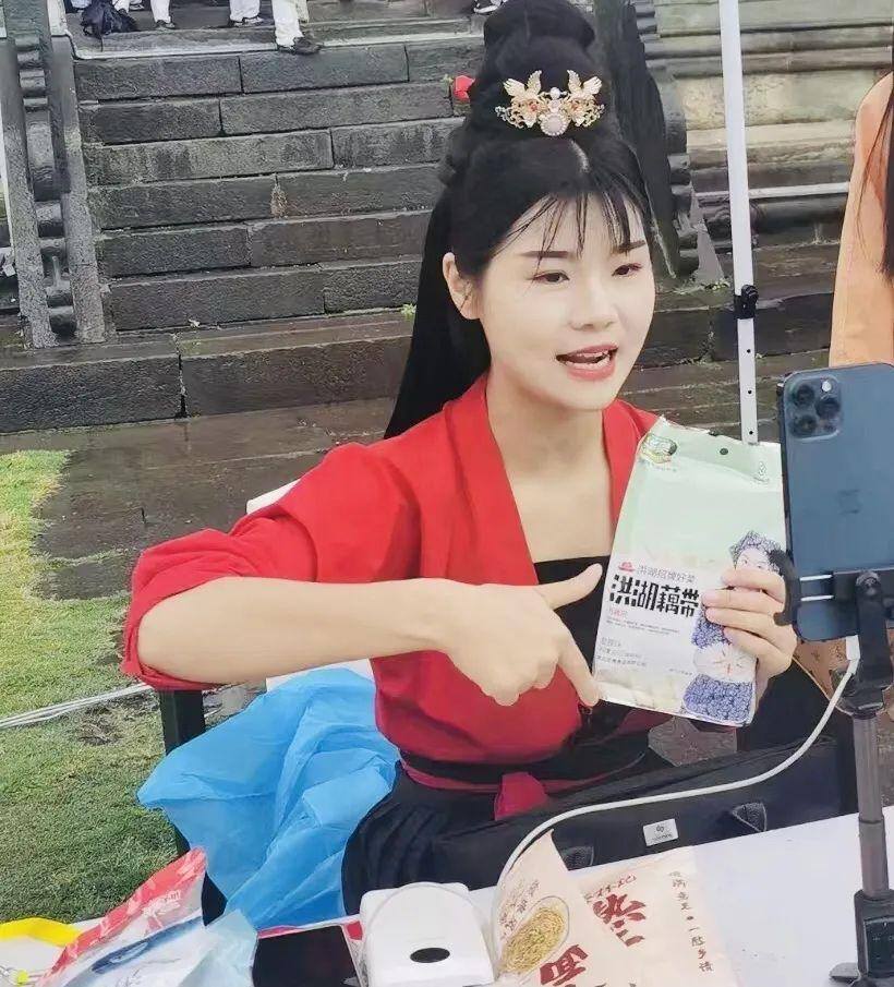 做电商一个月可以赚多少钱啊（2022最新案例分析）