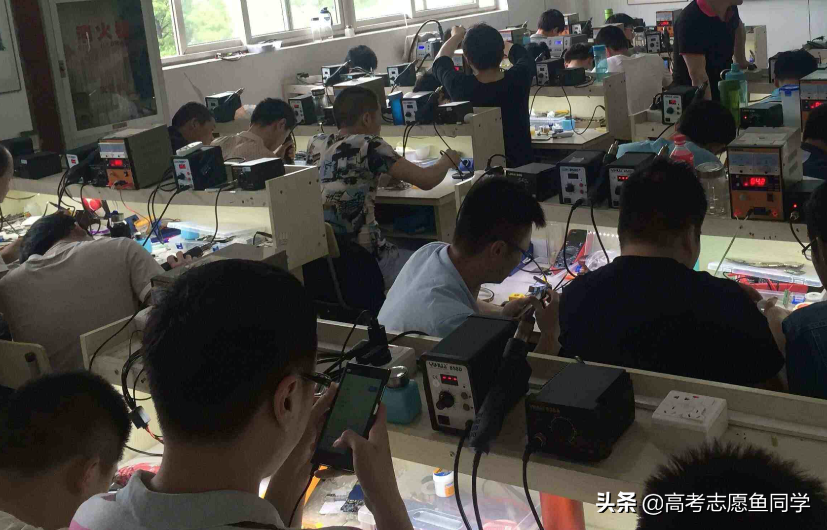 没有学历学什么技术前景好（8个适合男女生的最吃香专业分析）