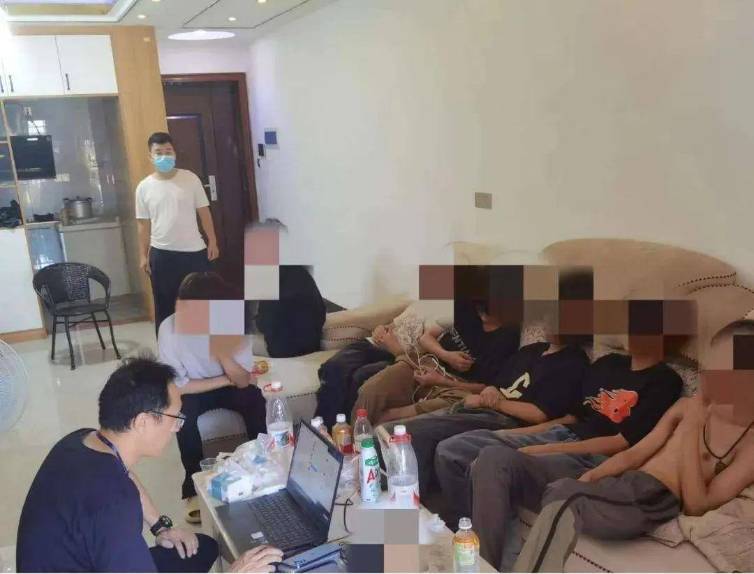 qq拉人进群赚钱一天几百真的还是假的？什么目的呢？（已经有人被抓）