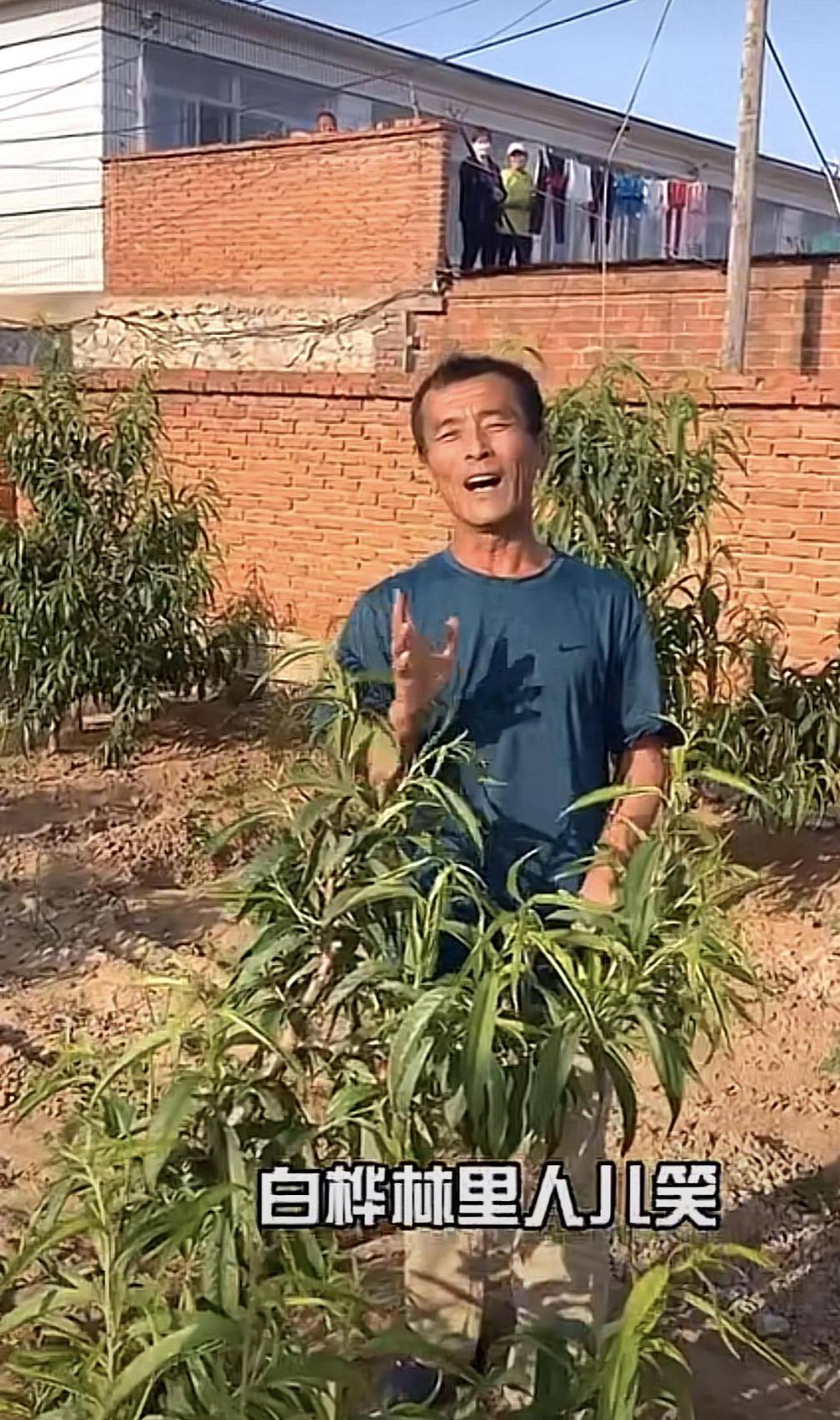 现在唱歌赚钱怎么赚钱？（有人靠唱歌年赚200万）