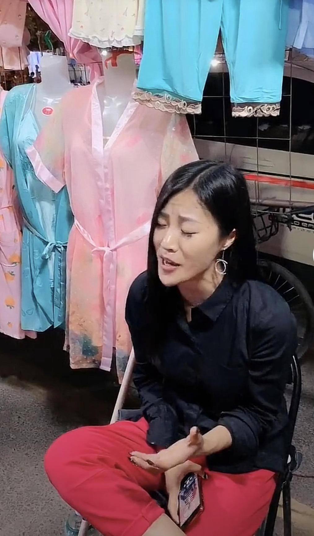 现在唱歌赚钱怎么赚钱？（有人靠唱歌年赚200万）