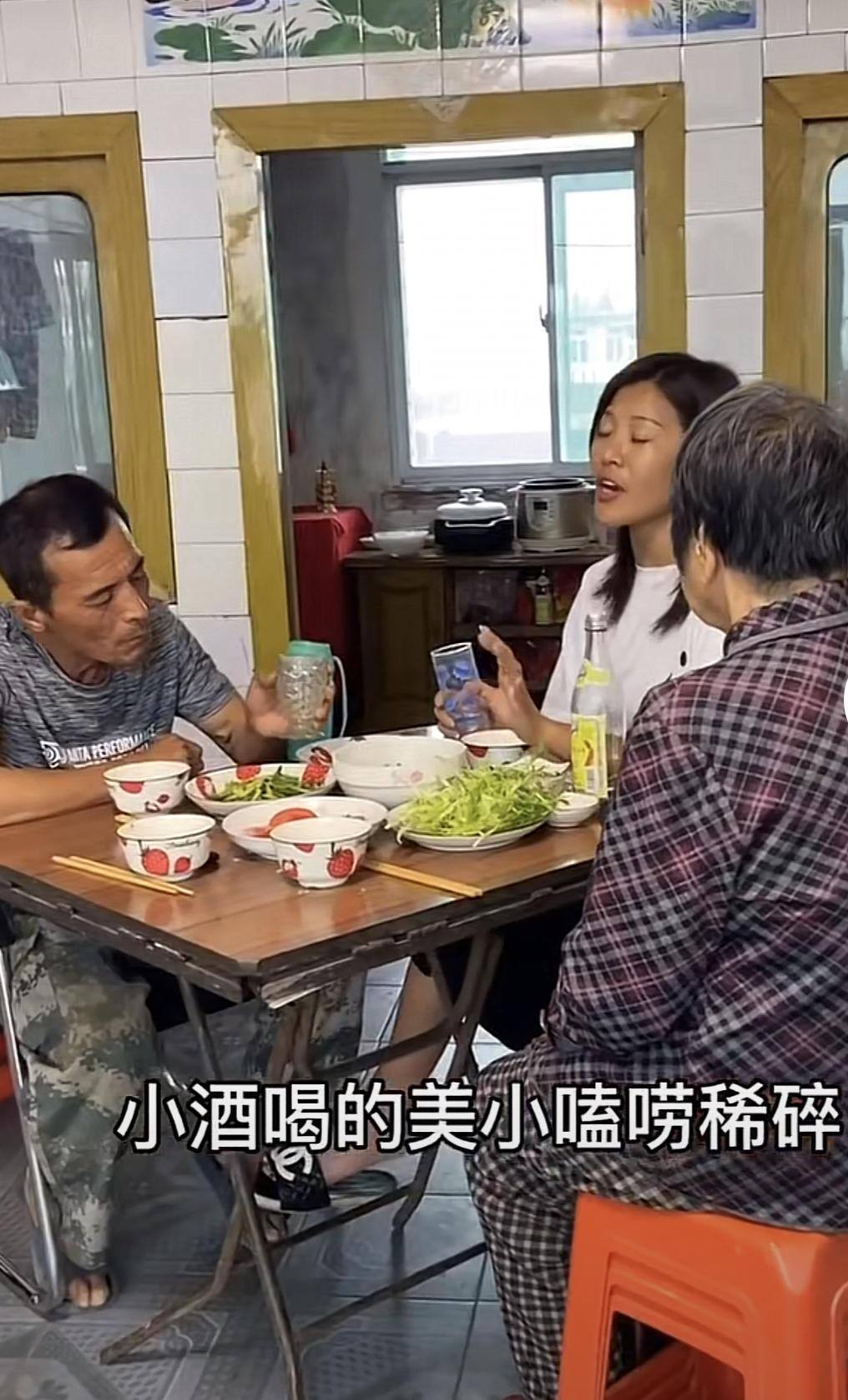 现在唱歌赚钱怎么赚钱？（有人靠唱歌年赚200万）
