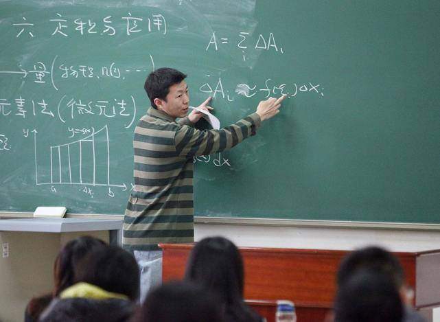 现在一个人在家带小孩的宝妈能做什么工作赚钱（如何实现月入过万）