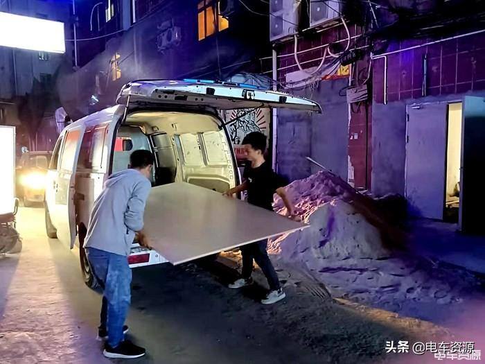 面包车跑货拉拉一天能挣多少钱（月入4万是什么体验）