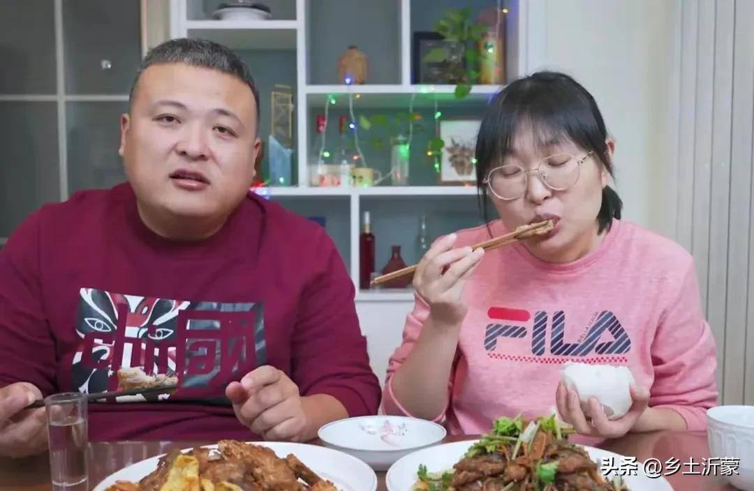 拍做菜视频一个月能赚多少钱（月入6万的案例分析）