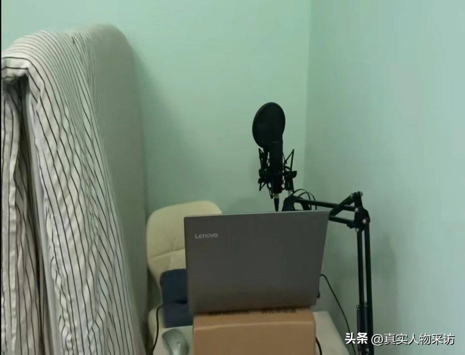 配音员一个月能赚多少钱（1个字一毛钱）