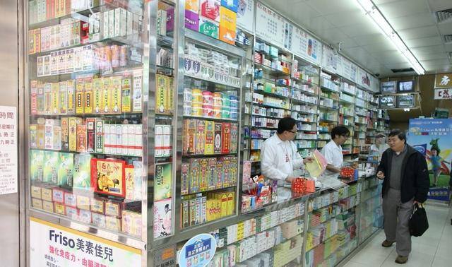 开药店赚钱吗（开药店一年能赚多少钱？）