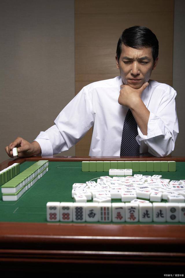 一个棋牌室一月能赚多少（开自助棋牌室多少平方一个包间？赚钱吗？）