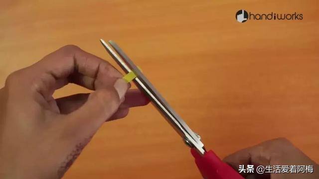 教师节手工贺卡怎么做（还在纠结贺卡怎么做？用丝带衍纸，就能轻松diy一份（附教程））