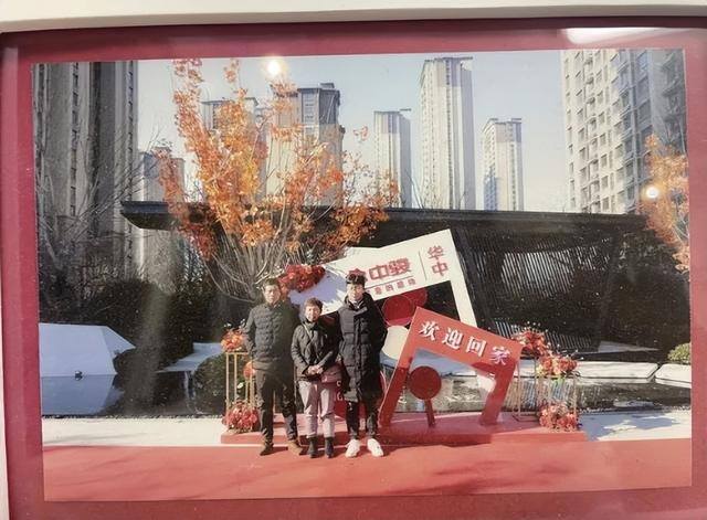 17岁不上学干什么赚钱（19岁男孩高考后送外卖赚了1.7万，网友纷纷点赞）
