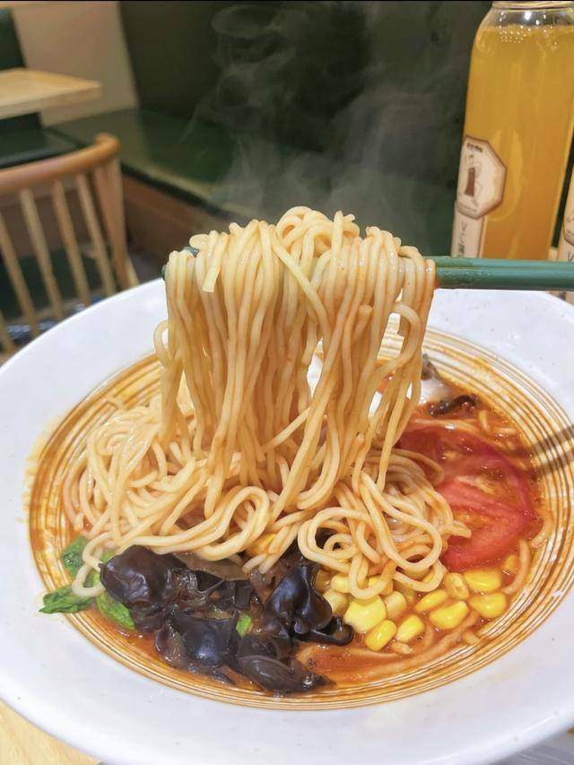 学校周边适合做什么生意（学校周围的餐馆生意这么火爆吗？）