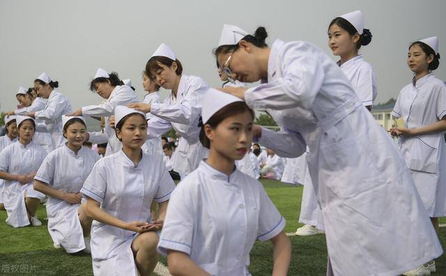 女生适合什么工作（3个适合女生报考的工作岗位，看看你适合哪一类？）