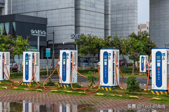 10台充电桩一个月能赚多少钱（充电桩行业发生了什么？）