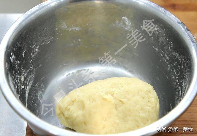 简单易学在家做小吃（梅花酥、麻花酥、梅花酥、梅花酥的做法）