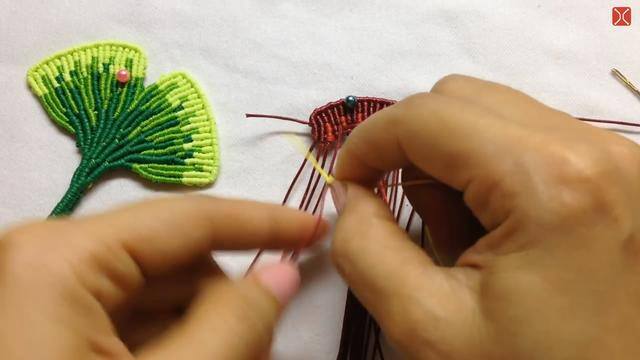 银杏叶在家加工方法（手工编织银杏叶钥匙链吊坠教程）