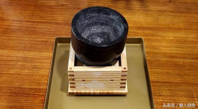 家中自制豆腐的做法（教你在家用豆浆机做豆腐，不需要卤水或石膏，自己做的豆香味更足）