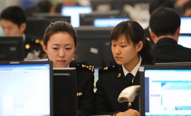 适合女孩子做的工作（女大学生该如何选择自己的工作）