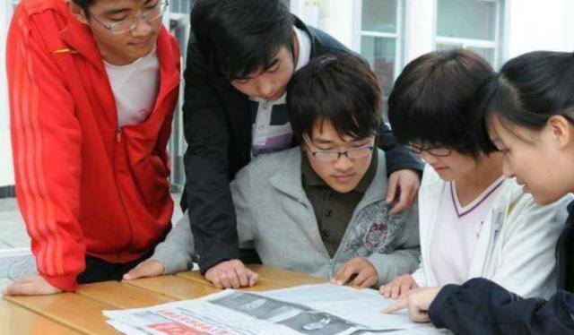 在家做什么可以赚钱适合在家做的工作（网络哄睡师行业兴起，月收入超3万元）