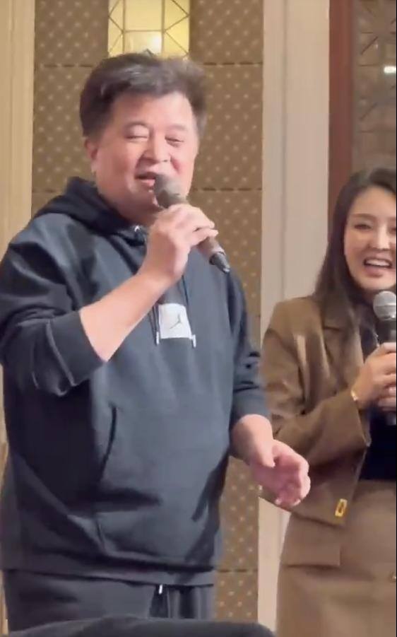 毕福剑现在什么工作（63岁毕福剑近照曝光，走穴接商演赚钱，曾与女嘉宾唱情歌）