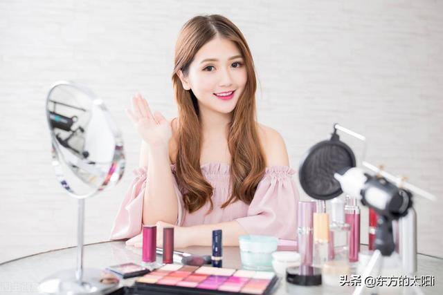 有一台电脑怎么在家里赚钱（网上兼职赚钱方式多种多样）