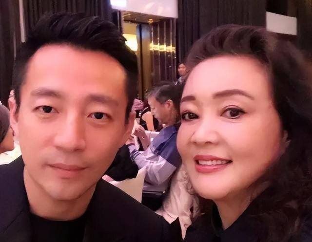 100万热度的主播能赚多少（汪小菲怒怼大s一家，前婆婆卖1万箱酸辣粉，当天销售金额高达155万）