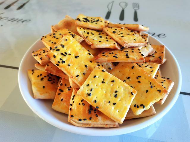 家里做饼干的简单方法（饼干最简单的做法，只需要5分钟，又香又酥脆，太好吃）