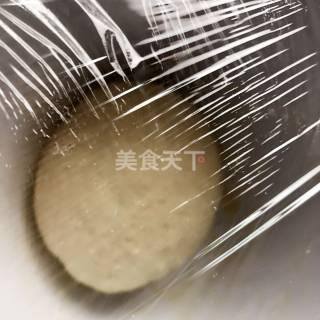 如何在家自己用面粉做面筋（自制面筋食材清水、食盐、高筋面粉做法步骤）