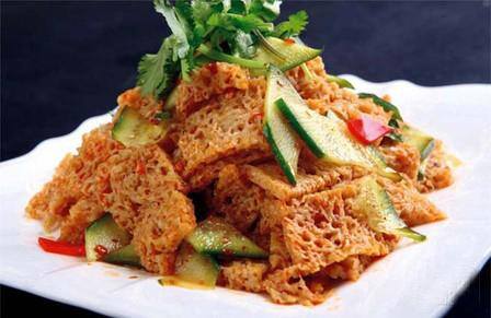 如何在家自己用面粉做面筋（自制面筋食材清水、食盐、高筋面粉做法步骤）