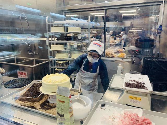 蛋糕店赚钱吗（蛋糕店开一个小蛋糕店，7天进账12万，为什么不亏本？）