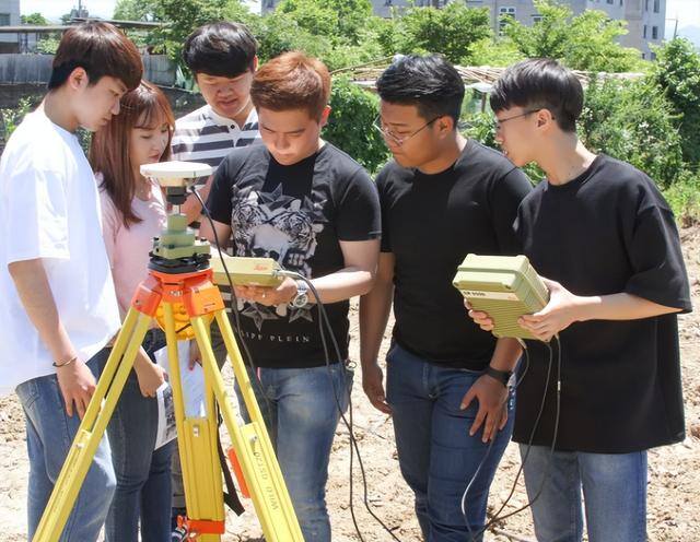 什么专业最赚钱?（大学生毕业后，学什么专业能拿高薪？）