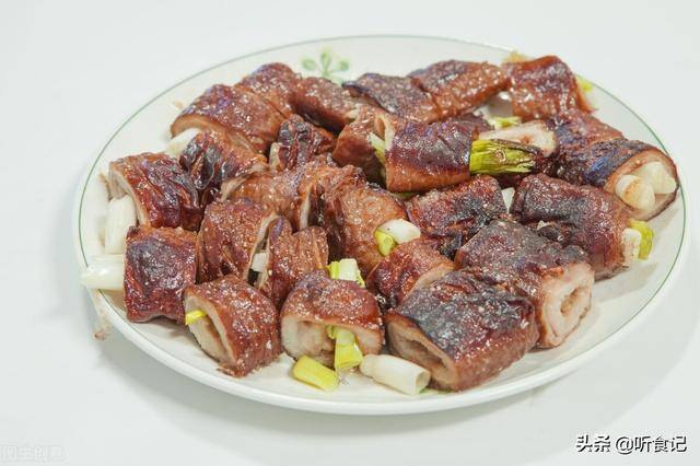 夜市小吃卖什么最火的（夜市最火的几种小吃，你吃过几种？）