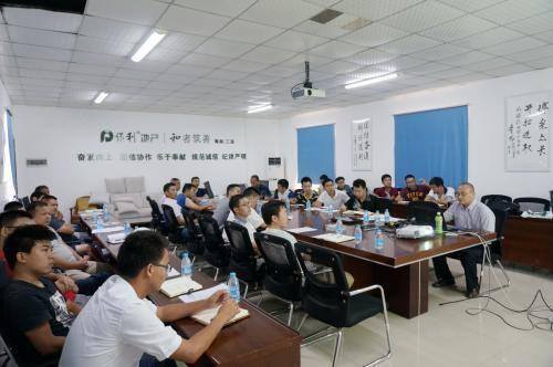 中年失业男人还能做什么工作?（中年人失业后，可以从事这三类职业，至少收入非常稳定）