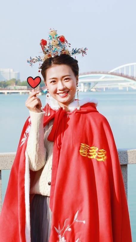 喜多多视频能赚钱吗（红裙小姐姐助力，游街福气不断）