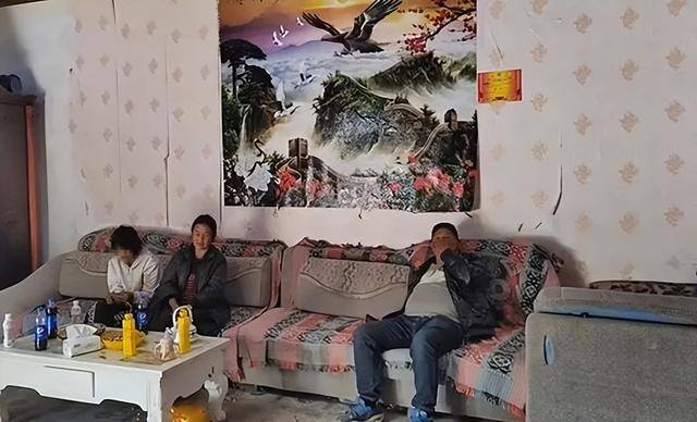 捡垃圾一天能赚多少钱（“捡瓶子挣学费”是谣言！）