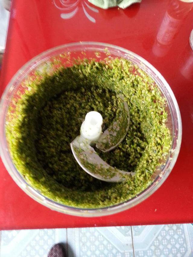 韭菜花怎样制作好吃（韭菜花酱的做法）