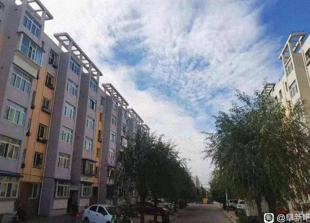 抖音星图普通人一个月能赚多少（网红、爱豆、明星收入对比）