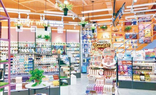 新手适合开什么店最赚钱（晨光文具店的创业之路）
