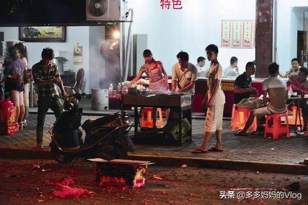烧烤每天卖8000元能挣多少钱（卖烧烤收入真这么低吗？）