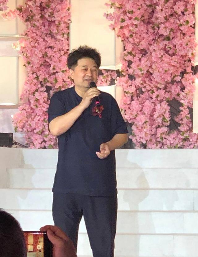 毕福剑现在什么工作（63岁毕福剑近照曝光，走穴接商演赚钱，曾与女嘉宾唱情歌）