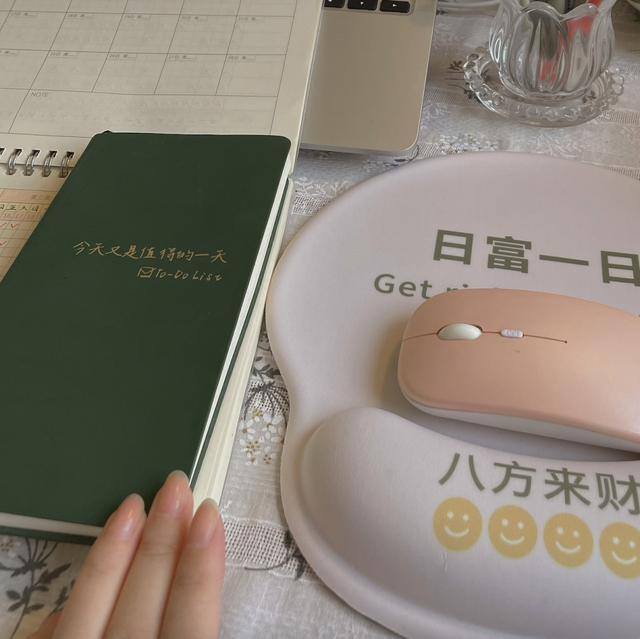 做什么工作自由又挣钱（小郁儿的10月总结）