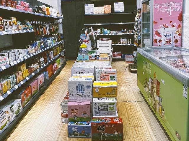 新手开20平米小店（“云股东”吴天天开小超市）