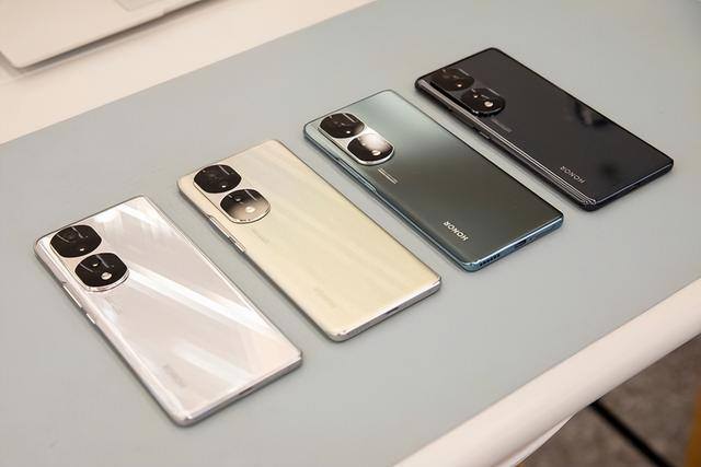 适合女生用的手机（opporeno8pro和荣耀70系列怎么选？）