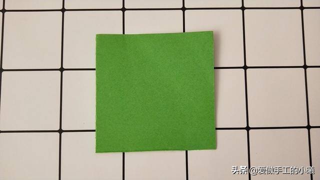 怎么做小手工（简单又好看的草莓折纸教程）