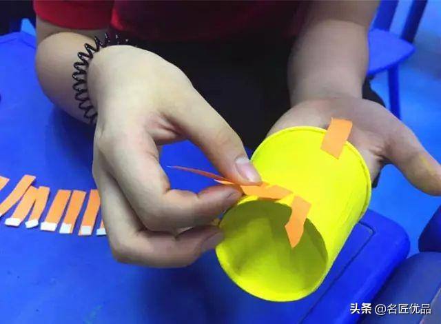 彩泥手工制作（幼儿园亲子手工：狮子手工制作图解）