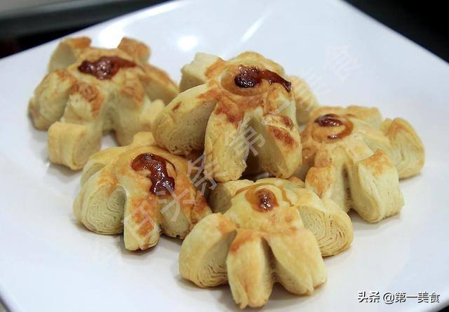 简单易学在家做小吃（梅花酥、麻花酥、梅花酥、梅花酥的做法）