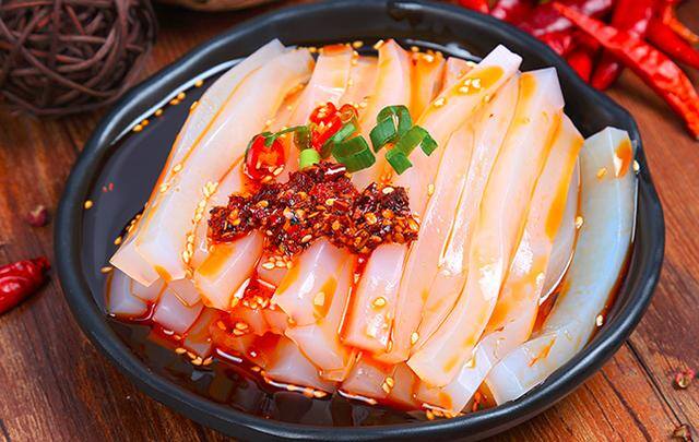 卖什么小吃简单挣钱多又方便摆摊（网红“地摊小吃”，成本不高，赚钱还多）