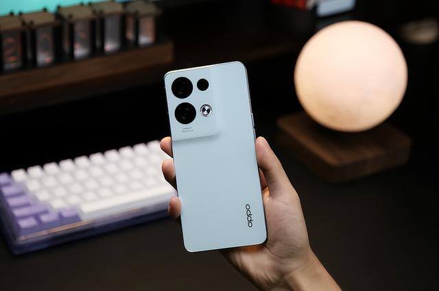 适合女生用的手机（opporeno8pro和荣耀70系列怎么选？）