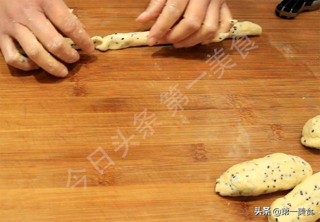简单易学在家做小吃（梅花酥、麻花酥、梅花酥、梅花酥的做法）