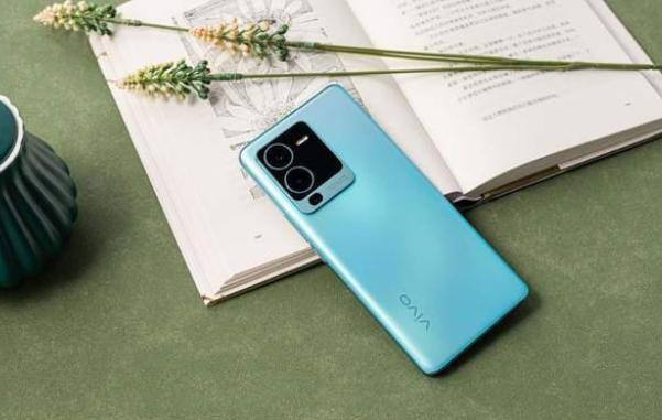 适合女生用的手机（opporeno8pro和荣耀70系列怎么选？）