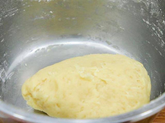 月饼在家怎么做自制月饼（紫薯月饼的做法）